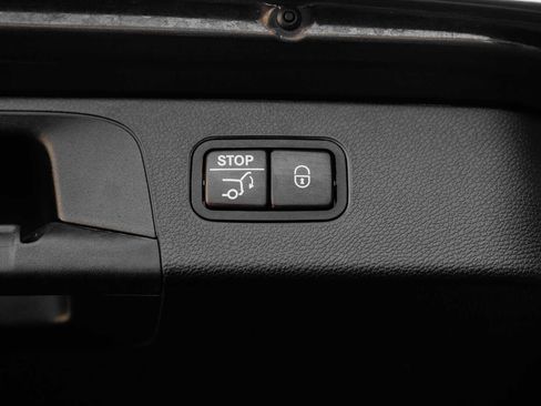 Used 2018 Mercedes-Benz GLC 350e 4MATIC image 37