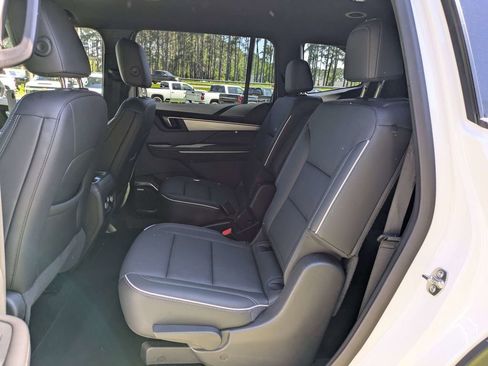 Used 2025 Buick Enclave Preferred FWD image 15
