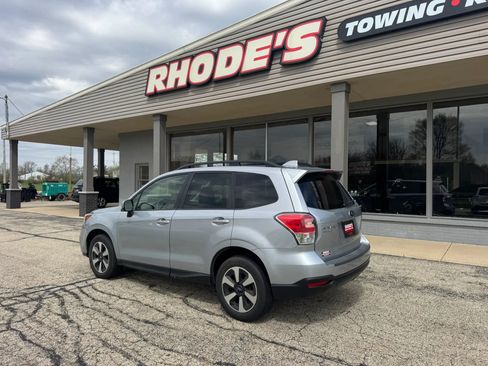 Used 2018 Subaru Forester 2.5i Premium w/ Popular Package #3A AWD/4WD image 3