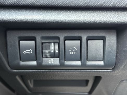 Used 2025 Subaru Outback Premium image 18