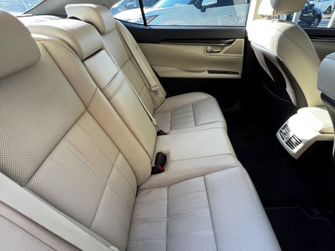 Used 2018 Lexus ES 350 w/ Luxury Package w/Wood Trim FWD image 41