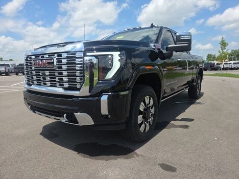 Used 2024 GMC Sierra 2500 Denali w/ Denali Reserve Package AWD/4WD image 2