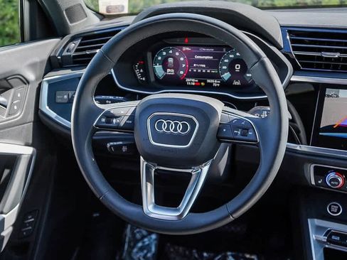 Used 2023 Audi Q3 2.0T Premium w/ Convenience Package image 15