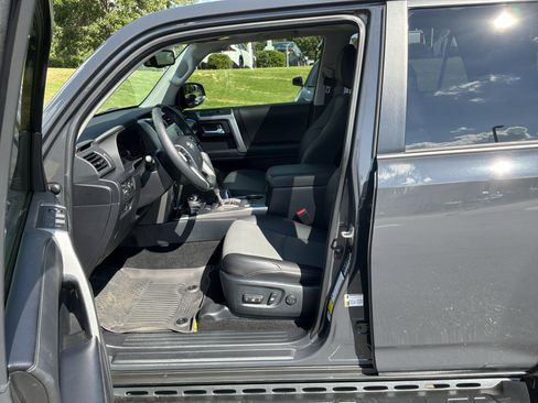Used 2024 Toyota 4Runner SR5 Premium w/ Moonroof Package AWD/4WD image 19
