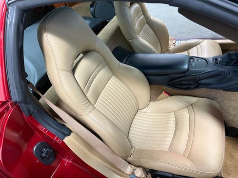 Used 2004 Chevrolet Corvette Coupe w/ Roof Package RWD image 36