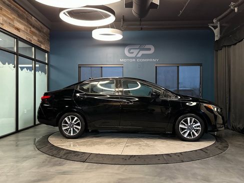 Used 2023 Nissan Versa SV image 2