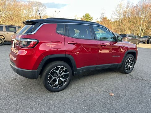 Used 2026 Jeep Compass Limited AWD/4WD image 4