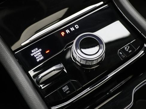 Used 2023 Jeep Grand Cherokee 4WD 4xe w/ Luxury Tech Group II image 26