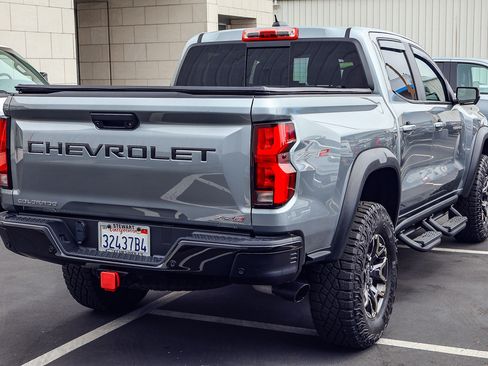 Used 2024 Chevrolet Colorado ZR2 w/ ZR2 Convenience Package III AWD/4WD image 21