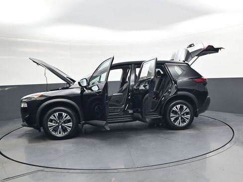 Used 2023 Nissan Rogue SV image 45