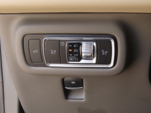 Certified 2025 Lincoln Nautilus Premier AWD/4WD image 25