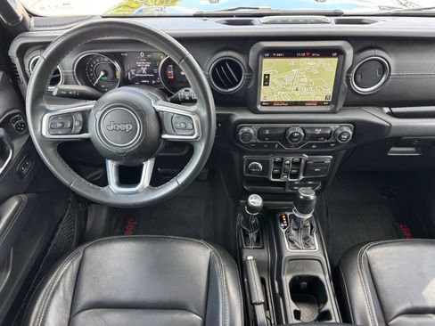 Used 2023 Jeep Wrangler Unlimited Sahara AWD/4WD image 17