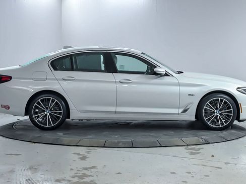 Used 2023 BMW 530e 530e w/ Executive Package image 8