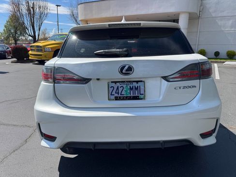 Used 2017 Lexus CT 200h w/ Seat Comfort Package image 4