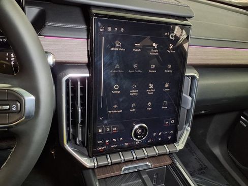 New 2026 GMC Acadia Denali w/ Super Cruise Package FWD image 17