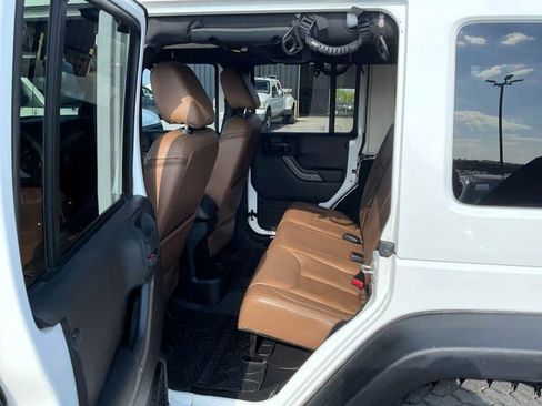 Used 2013 Jeep Wrangler Unlimited Sahara image 14
