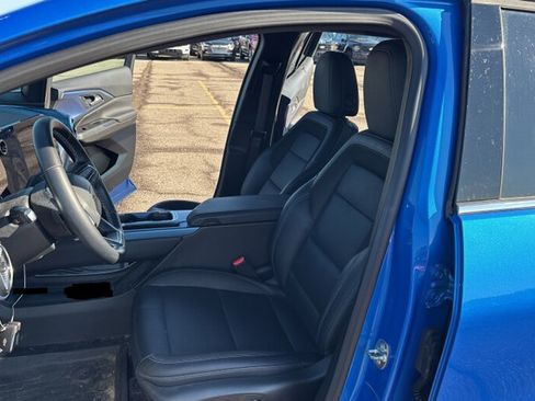 Used 2024 Chevrolet Equinox EV LT FWD image 8