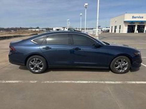 Used 2024 Honda Accord EX image 4