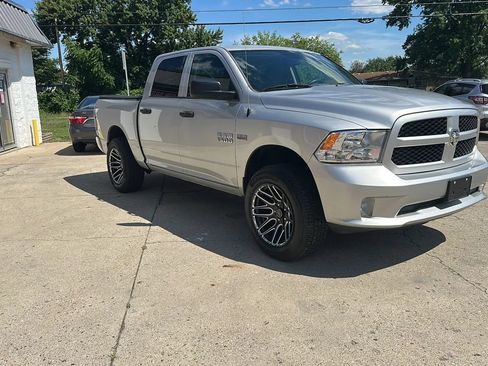 Used 2016 RAM 1500 Express w/ Popular Equipment Group AWD/4WD image 7