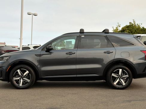 Used 2022 Kia Sorento S FWD image 9