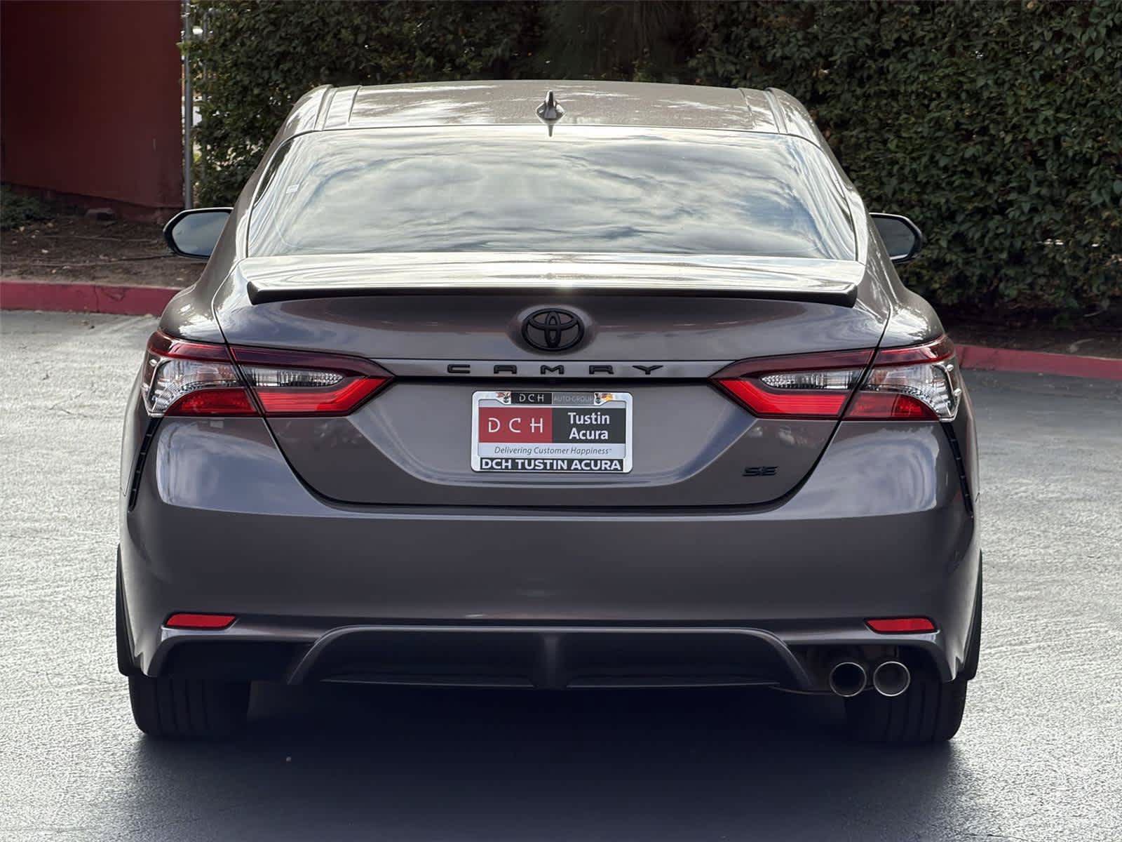 Used 2022 Toyota Camry SE w/ Convenience Package FWD image 6