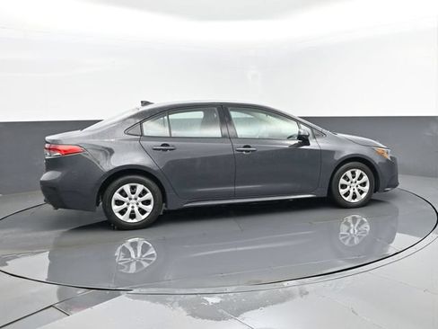 Used 2024 Toyota Corolla LE FWD image 4