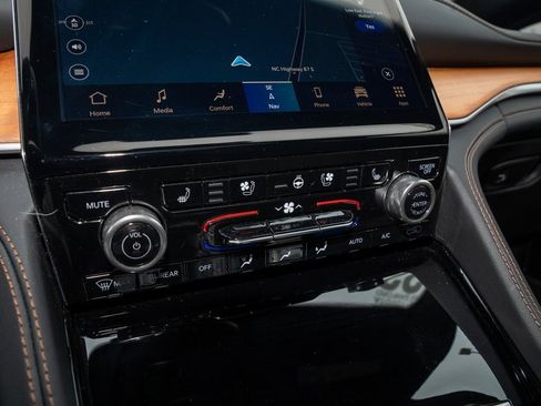 Used 2022 Jeep Grand Cherokee Summit image 18