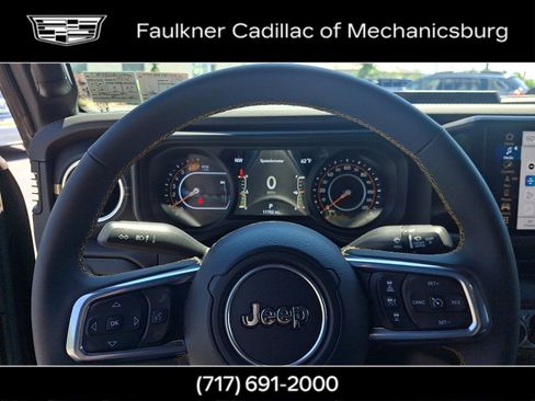 Used 2024 Jeep Wrangler Unlimited Sahara w/ Technology Group AWD/4WD image 18