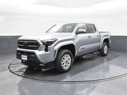 New 2025 Toyota Tacoma SR5