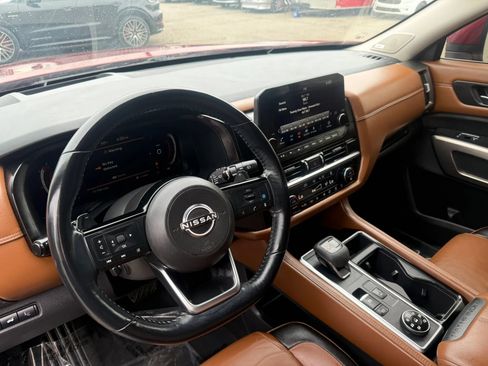 Used 2023 Nissan Pathfinder Platinum AWD/4WD image 20