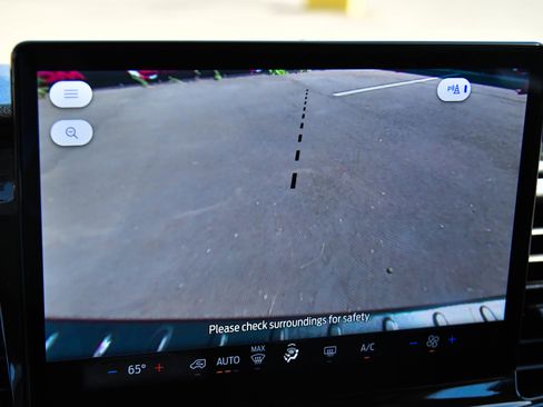 Used 2023 Ford Transit 350 XLT image 19