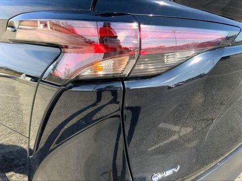 Certified 2025 Toyota Sienna LE image 28