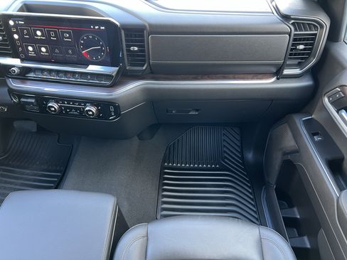 Used 2022 GMC Sierra 1500 SLT w/ X31 Off-Road Package image 34