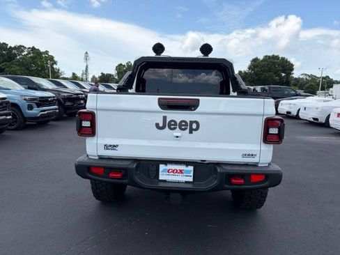 Used 2022 Jeep Gladiator Rubicon w/ LED Lighting Group AWD/4WD image 6