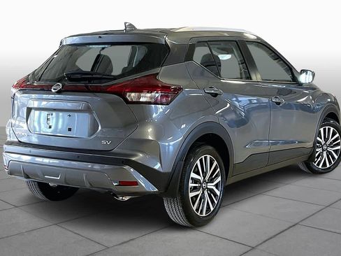 Used 2021 Nissan Kicks SV image 12