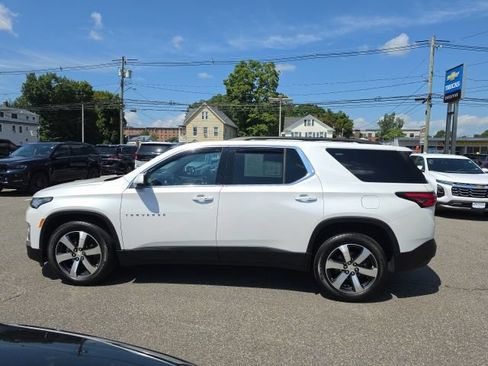 Used 2023 Chevrolet Traverse LT w/ LT Premium Package AWD/4WD image 4