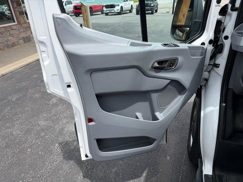 Used 2017 Ford Transit 150 130 Low Roof RWD image 15