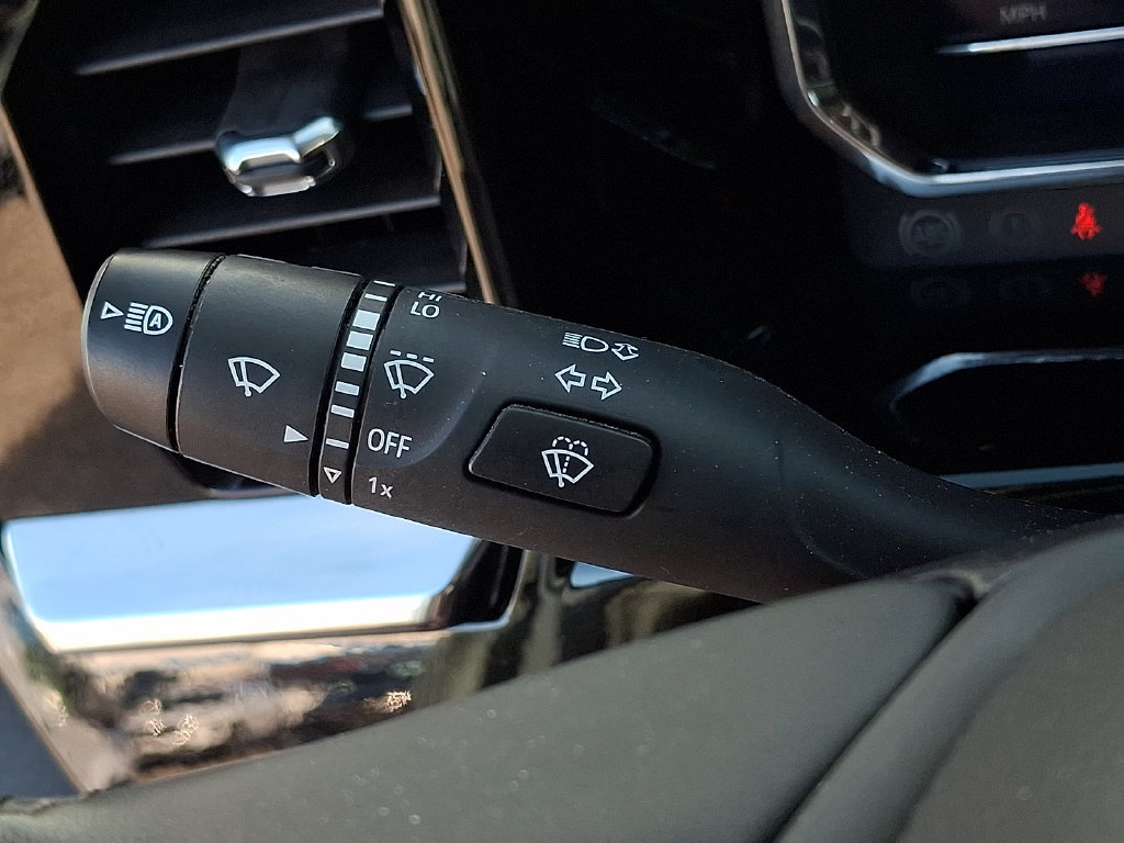 Used 2024 Chevrolet Silverado 1500 LT AWD/4WD image 23