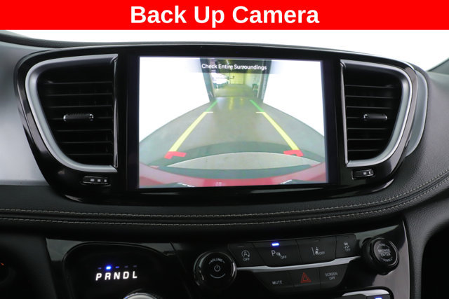 Used 2025 Chrysler Pacifica Limited FWD image 26