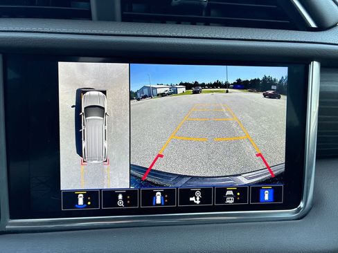 Used 2022 GMC Yukon XL Denali image 15