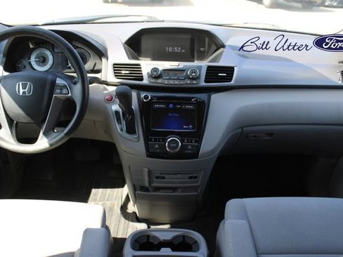 Used 2016 Honda Odyssey SE image 17