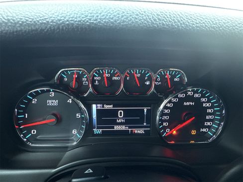 Used 2018 Chevrolet Tahoe LT image 20