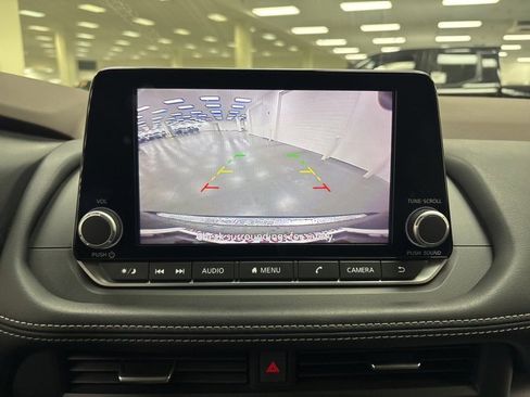 Used 2023 Nissan Rogue SV image 19