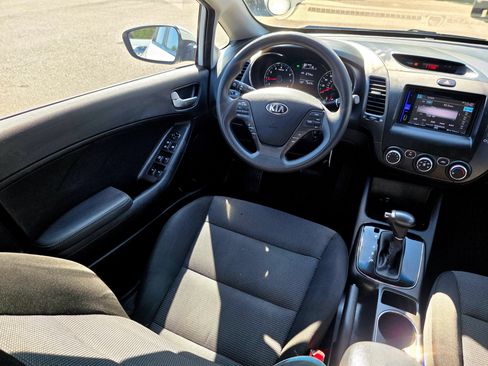 Used 2018 Kia Forte LX FWD image 29