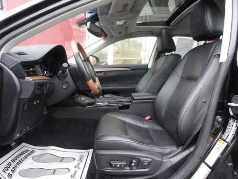 Used 2015 Lexus ES 300h image 8