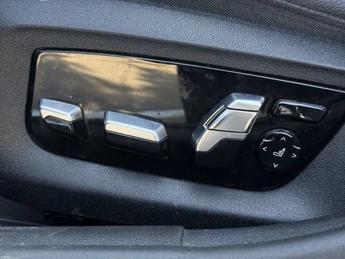 Used 2020 BMW M550i xDrive w/ Parking Assistance Package AWD/4WD image 24