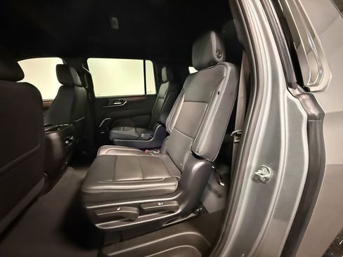 Used 2025 GMC Yukon XL Denali AWD/4WD image 8