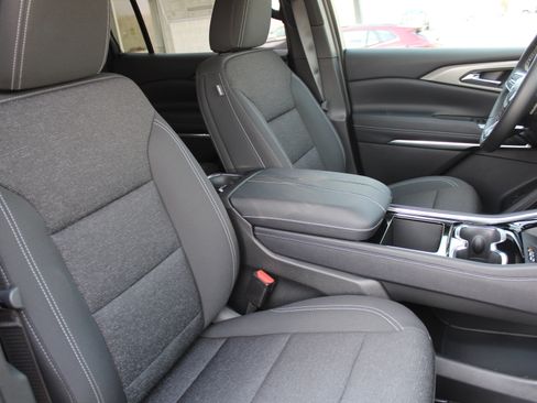 New 2026 Chevrolet Traverse LT image 15