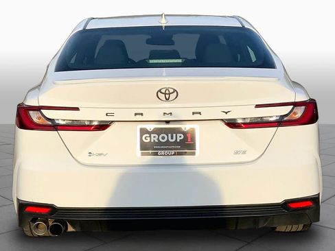 Used 2025 Toyota Camry SE FWD image 5