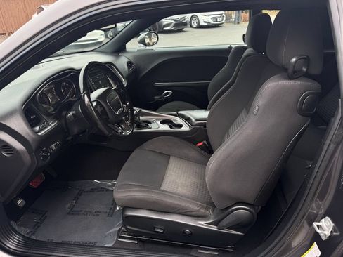 Used 2020 Dodge Challenger R/T RWD image 9